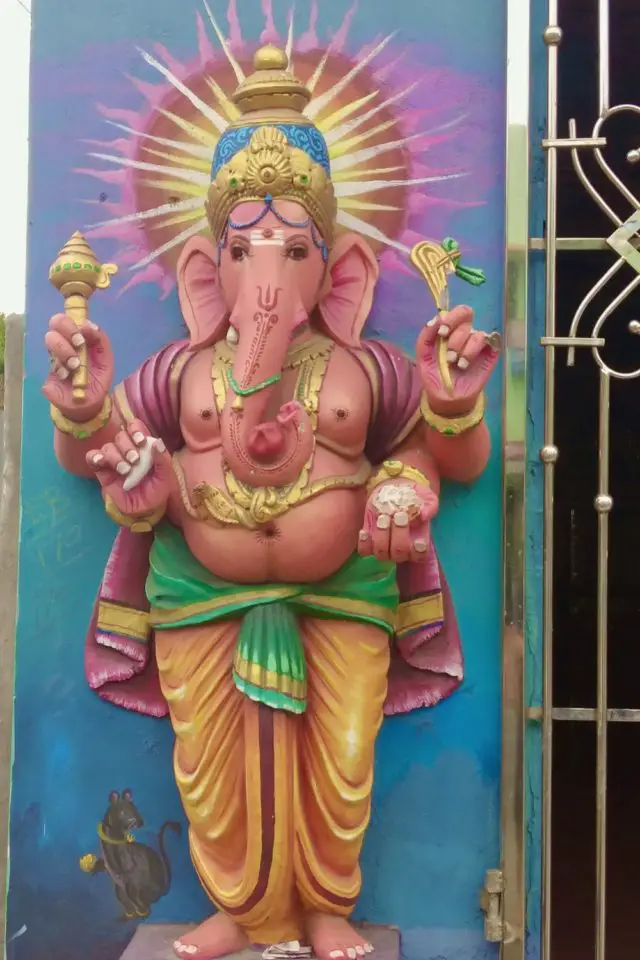 quoi visiter a pondicherry guide et carte statue Ganesh couleur temple tamoule culture religion