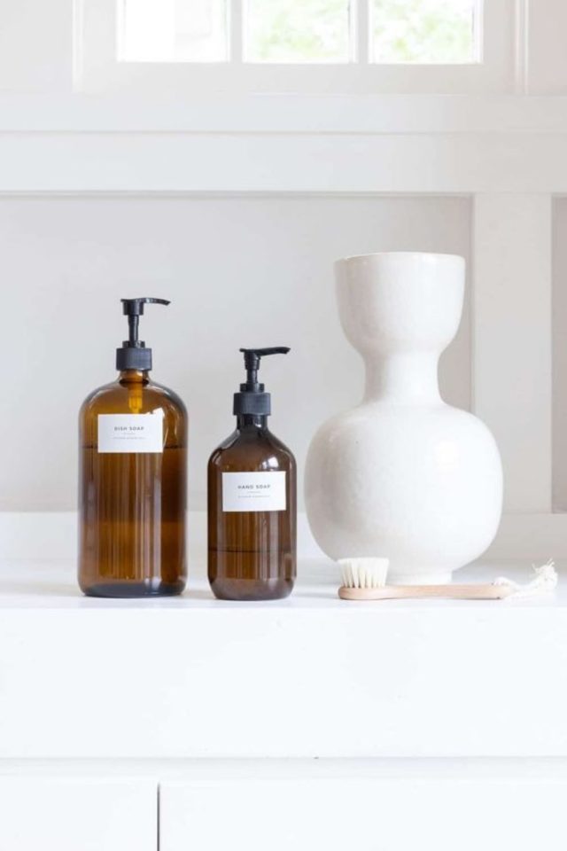 rangement maison alternative plastique exemple salle de bain cuisine distributeur savon zéro déchet