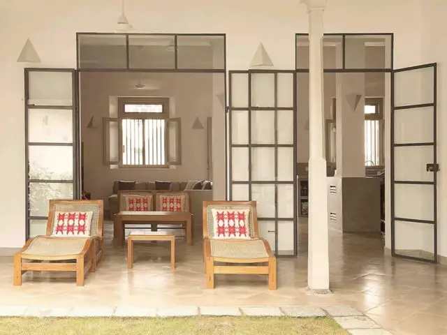 voyage haut de gamme sri lanka hebergement unique maison traditionnelle enceinte de temple bouddhiste stuppa logement moderne et confortable