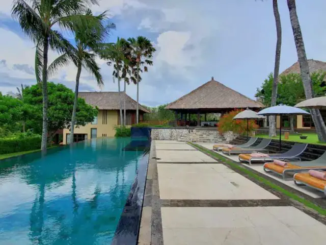 voyage indonesie bali hebergement luxe villa bungalow haut de gamme avec piscine