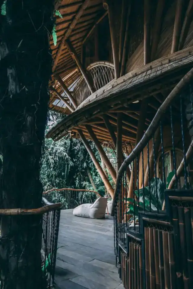 voyage indonesie hebergement bambou insolite terrasse sur-élevée vue sur la nature
