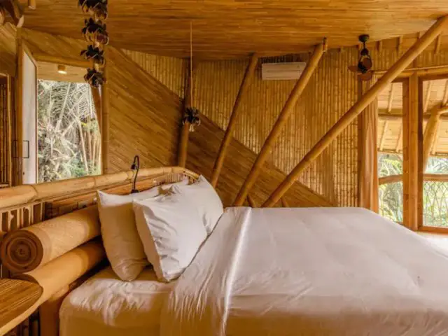 voyage indonesie maison design bambou chambre deux personnes vacances romantique cannage bois cosy