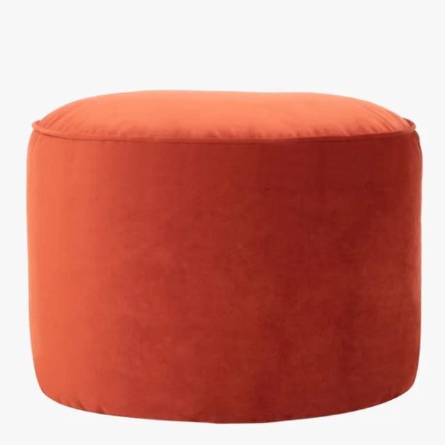 ambiance deco couleur terracotta Pouf velours terracotta