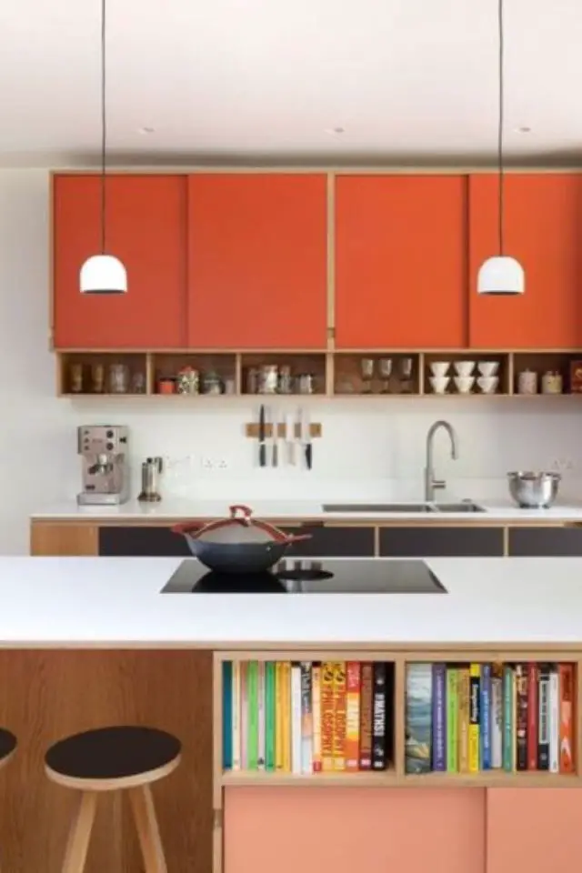 decor vintage moderne exemple cuisine meuble rétro couleur orange formica plan de travail blanc