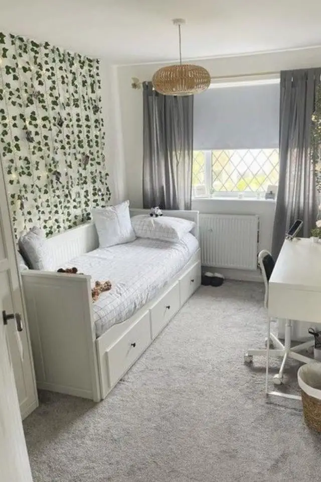 decoration chambre adolescente idee creative canapé lit meuble blanc guirlande fausse plante
