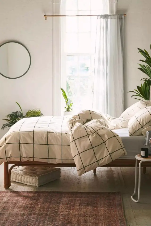 linge de lit moderne urbanoutfitters Parure de lit à damier d'allure usée