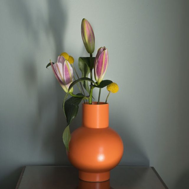 meuble deco design vintage moderne Vase Strøm Small céramique orange / H 16 cm