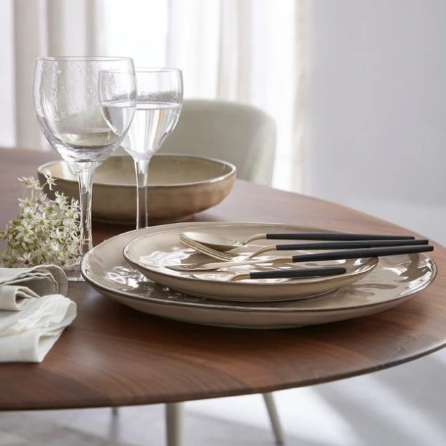 ou trouver vaisselle style minimaliste epure Lot de 4 assiettes plates en grès