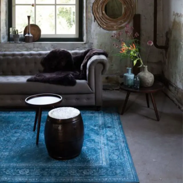 salle a manger deco design couleur bleu Tapis de salon iranien bleu