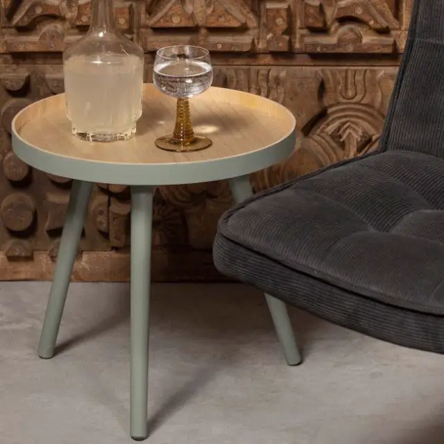 salon couleur vert sauge meuble moderne Table basse ronde trépied