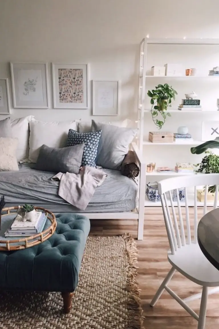 Visite déco: Un studio cosy & rempli de douceur