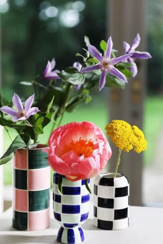decoration tendance motif damier exemple objets décoratifs design vase soliflore