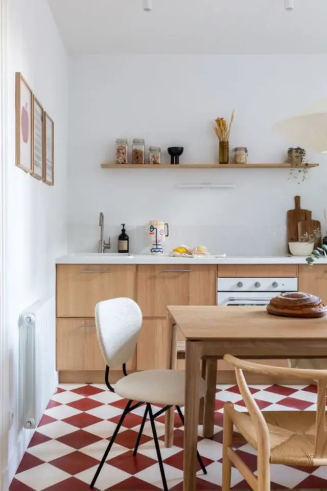 exemple decoration tendance damier sol carrelage losange blanc et terre cuite vintage rétro meuble moderne