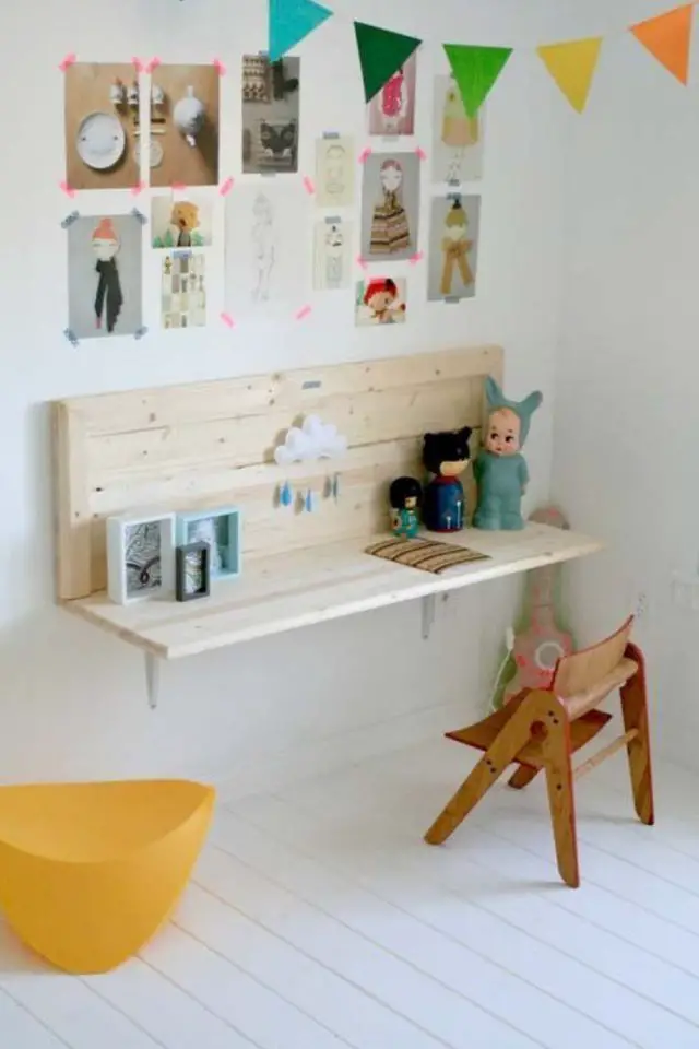 chambre enfant bureau deco exemple plan de travail en bois suspendu au mur pratique pas cher