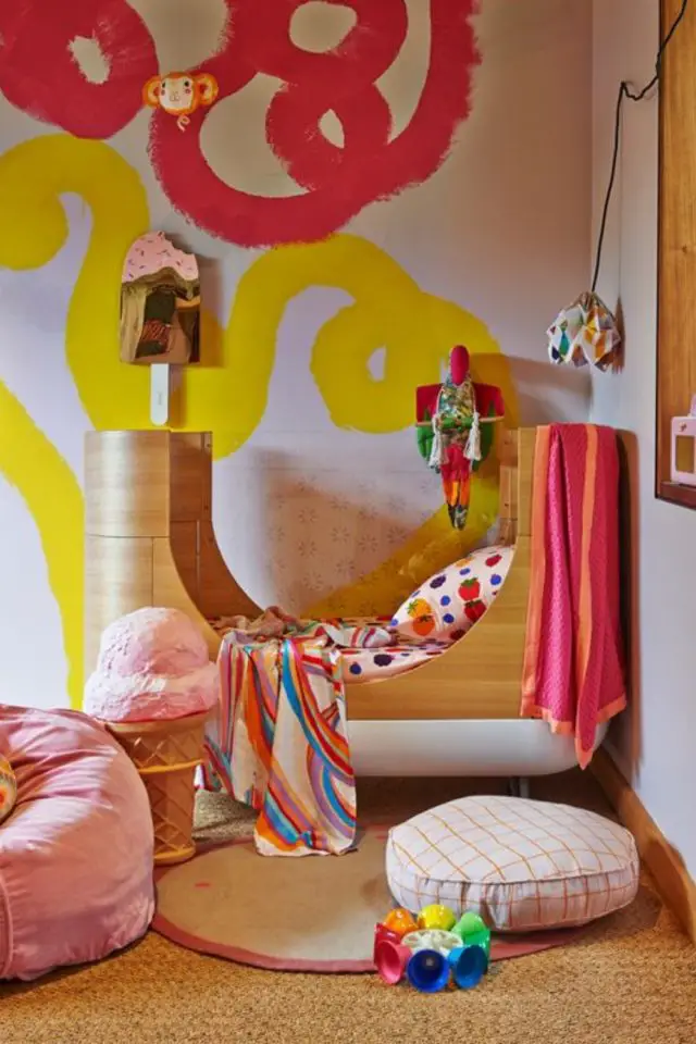 deco moderne chambre enfant couleur exemple mur peinture jaune rouge original