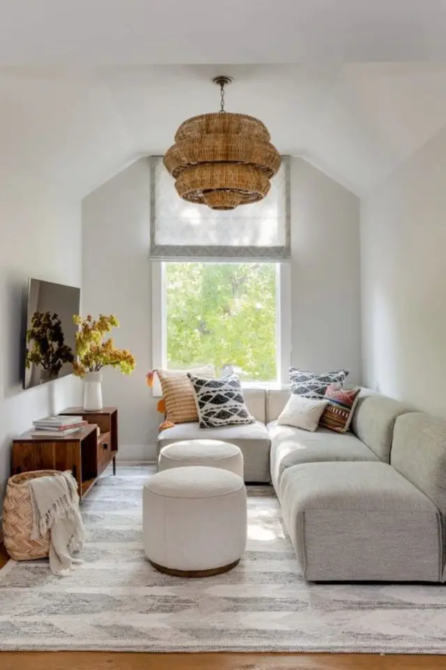 decor tout petit salon moderne inspiration en longueur design moderne grande fenêtre couleur blanc écru