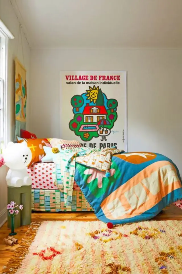 exemple decor chambre petit garcon moderne affiche poster murale linge de lit coloré
