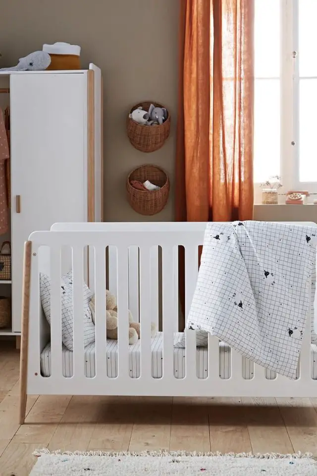 idee cadeau noel chambre bebe Lit bébé avec sommier réglable