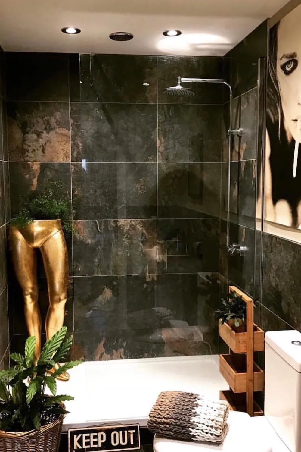interieur couleur sourde eclectique salle de bain noir et blanc chic élégant détail déco originaux