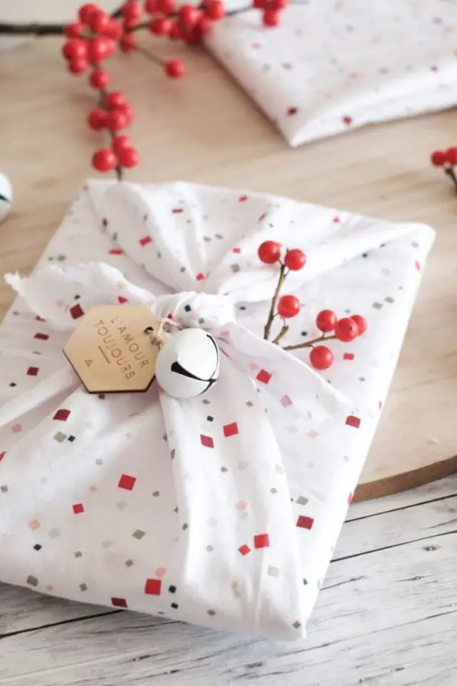 noel eco-responsable facile paquet cadeau déco en tissus méthode japonaise
