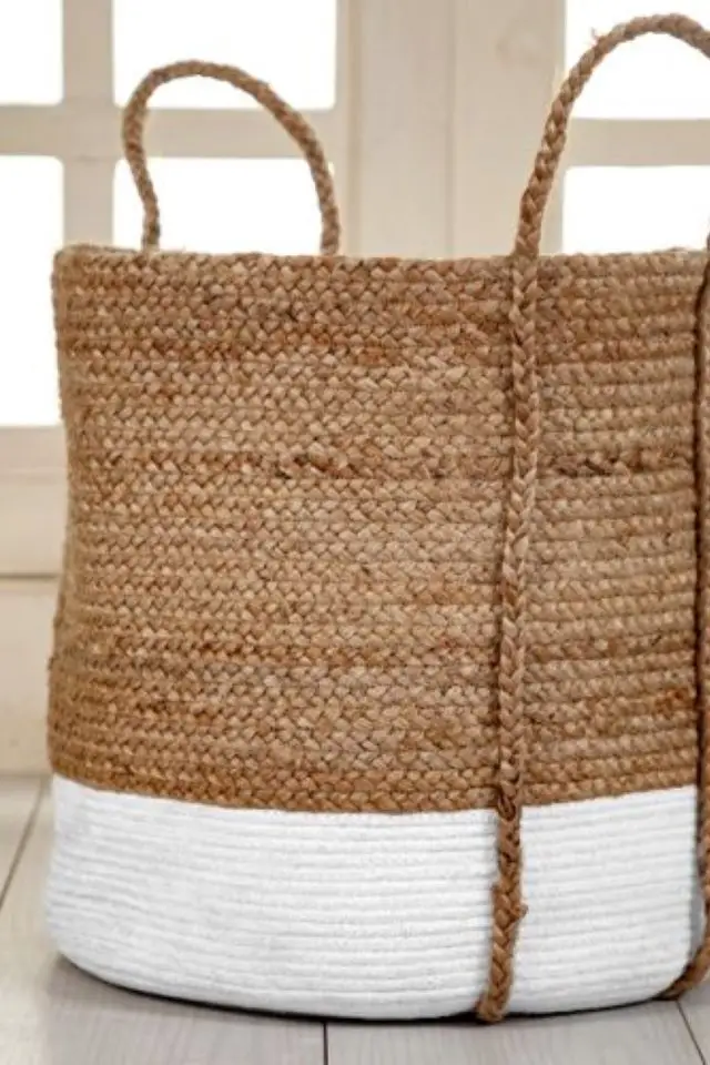 petite deco pas cher entree couloir Panier en jute naturelle et blanc