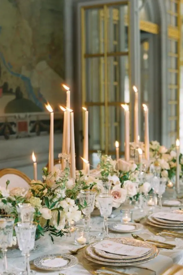 theme classique chic mariage decor table bougies fleurs vaisselle élégante