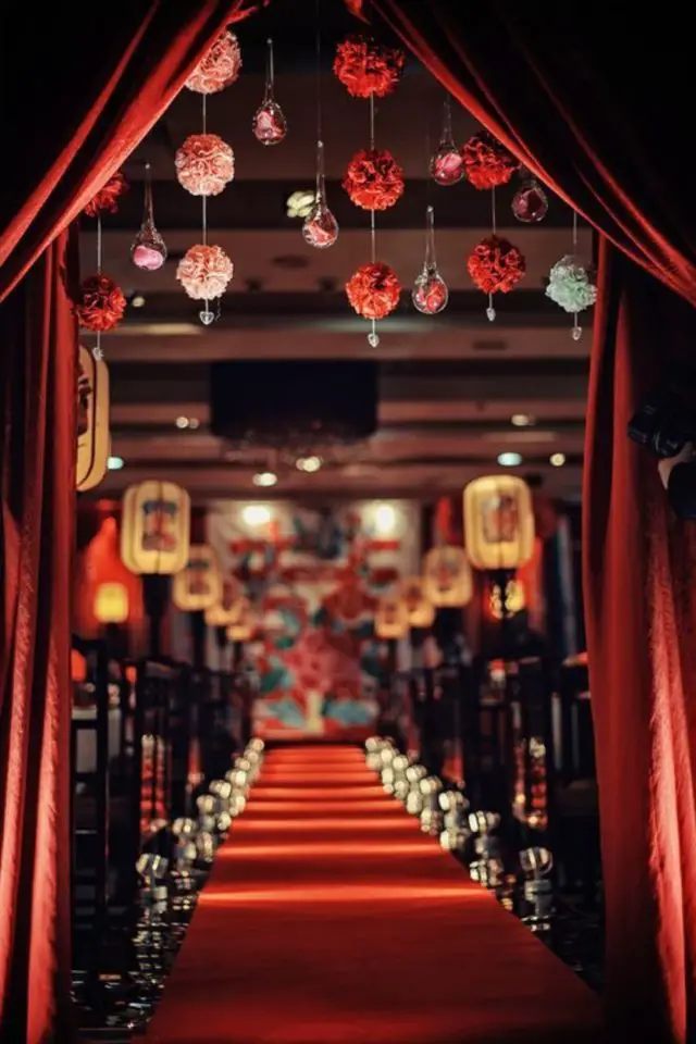 theme mariage asiatique decoration rouge salle de réception