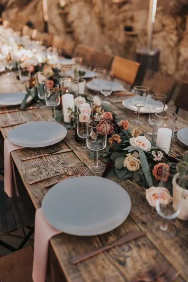 theme mariage campagne chic intemporel convivial décoration de table chemin de table fleur bois simple