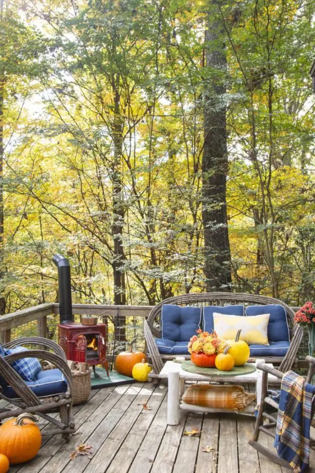 visite deco cottage charmant montagne terrasse en bois jardin salon automne cosy