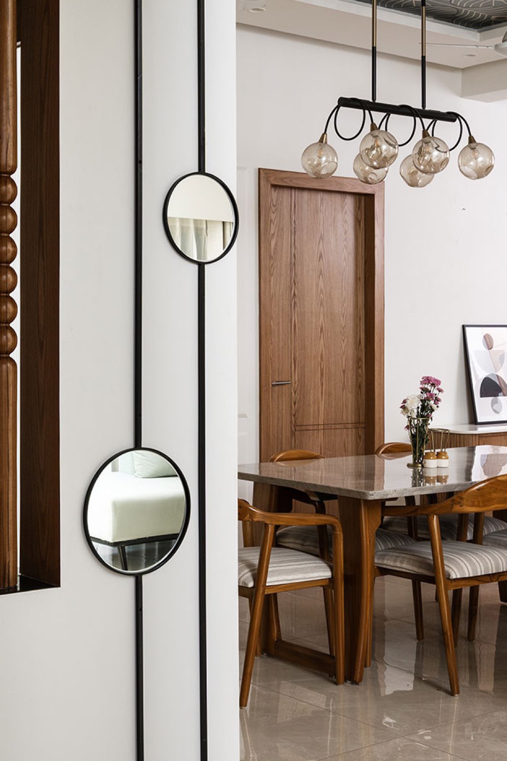 appartement lumineux moderne decor nature décoration murale entrée miroir rond original ambiance élégante