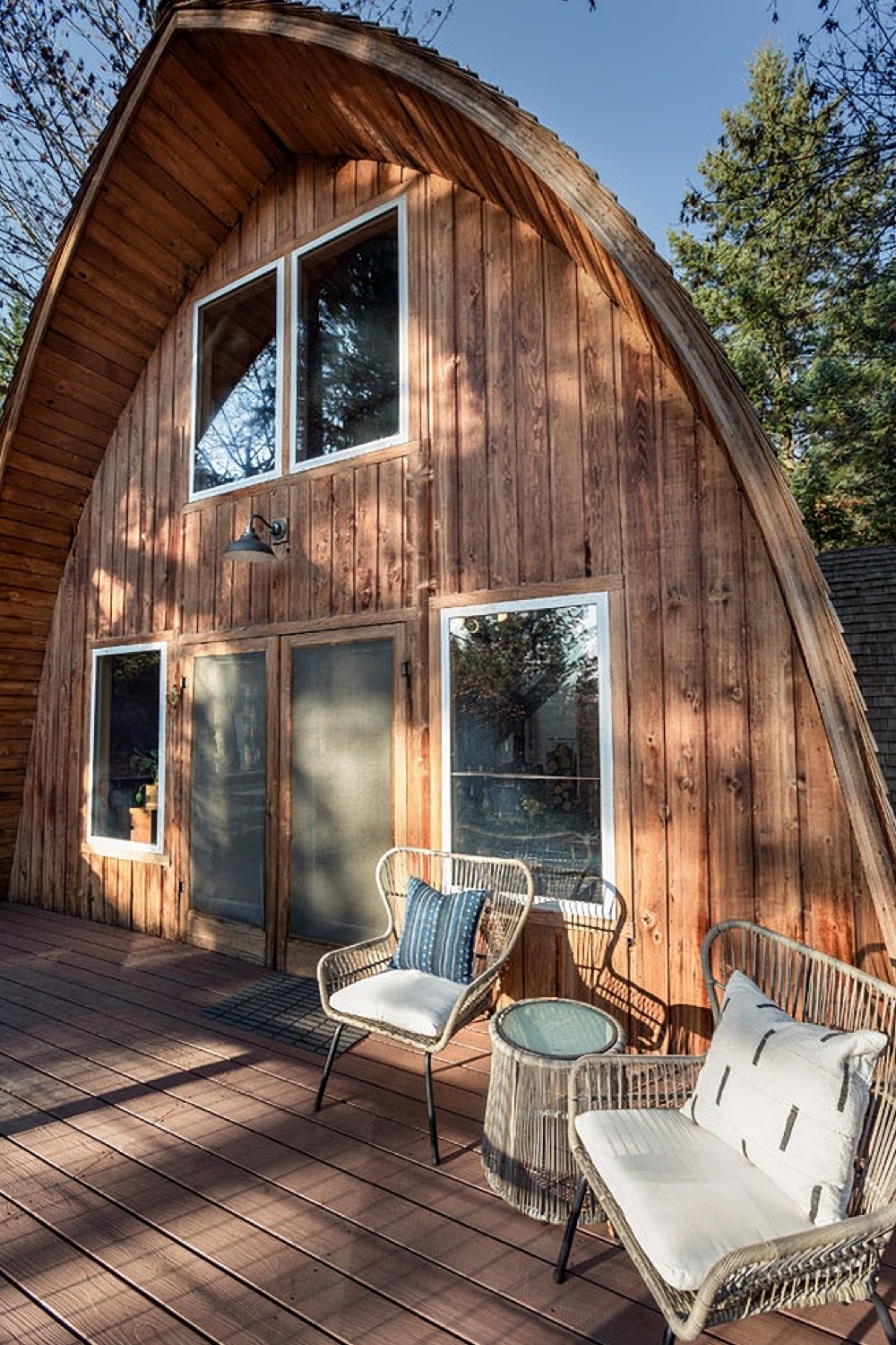 chalet en bois scandinave et cosy forme architecture atypique en A avec voute