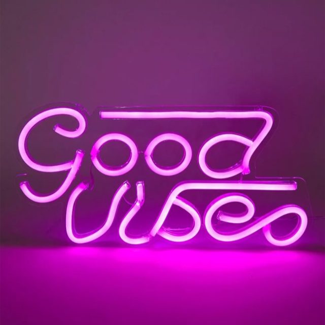 deco funky neon pas cher Lampe néon Good Vibes