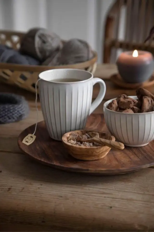 deco hygge caracteristiques tasse chocolat chaud plateau en bois