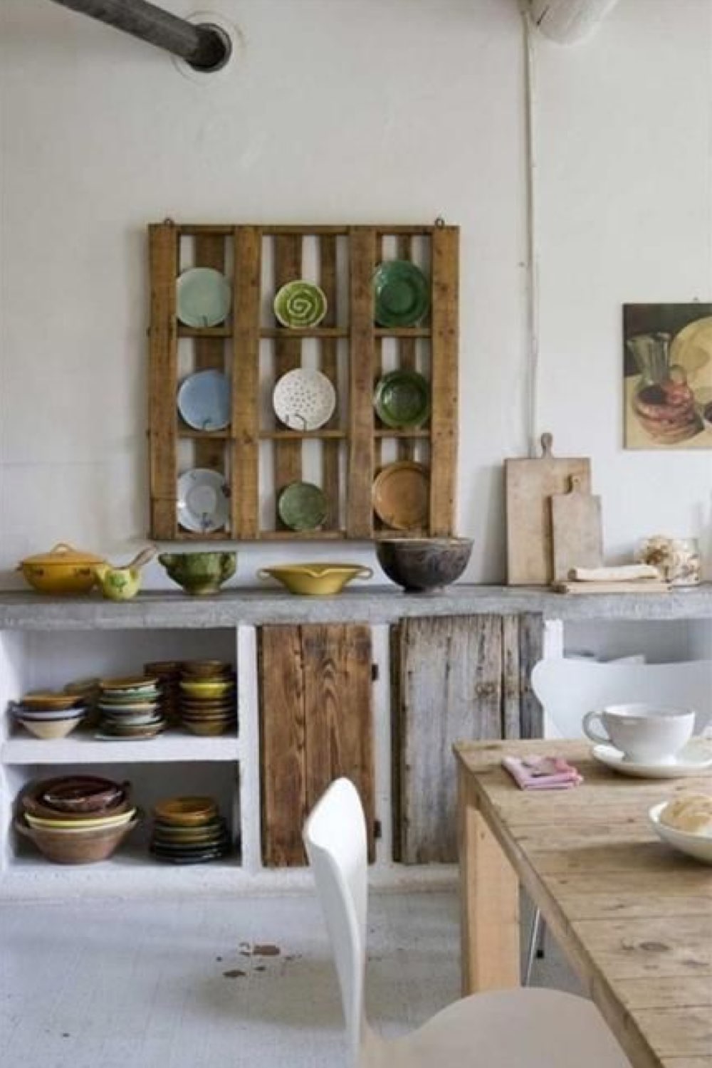 deco recup tendances 2024 pinterest palette en bois accrochée au mur cuisine rangement appoint