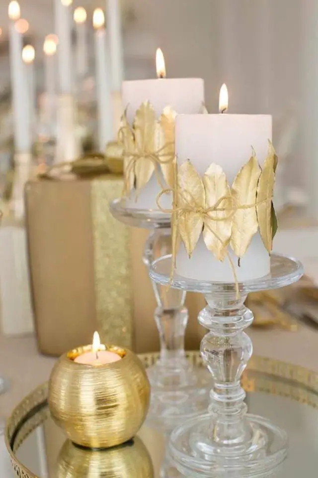 decoration nouvel an a copier déco de table blanche et dorée bougies facile