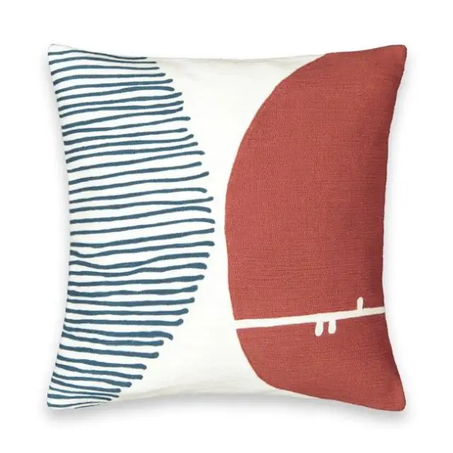 decoration textile esprit funky Housse de coussin brodée