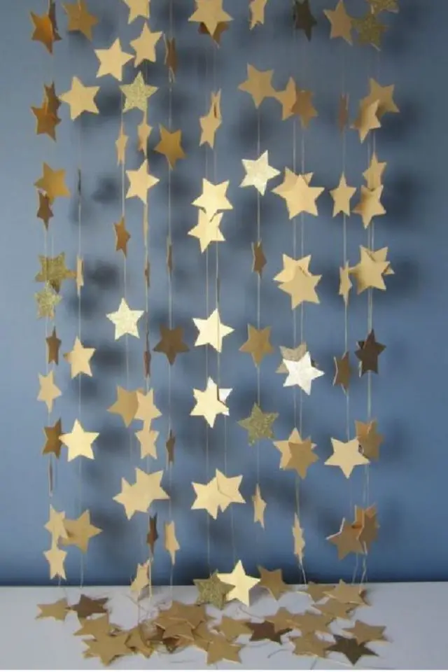 idee deco nouvel an a copier petite guirlande étoile à faire soi même papier cartonné doré