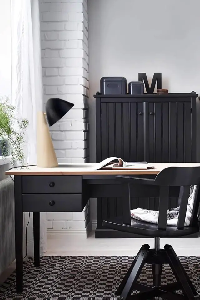 lampe a poser moderne fabrication europeenne bureau bois abat-jour noir style minimal masculin