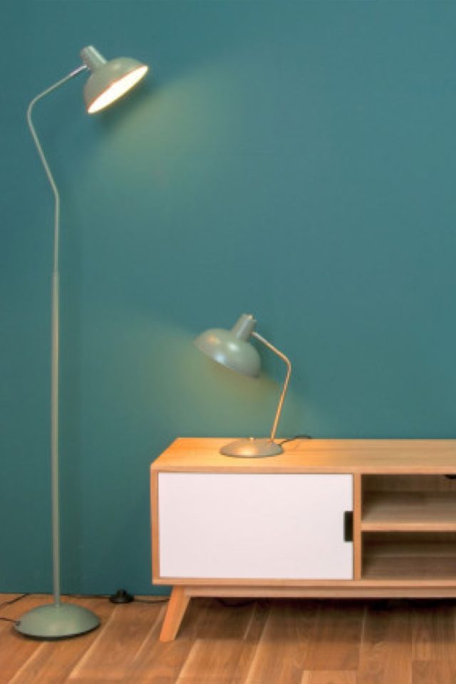 luminaire deco couleur Lampe à poser en métal vert de gris bureau