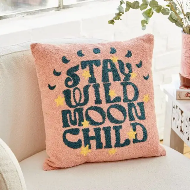 ou trouver deco funky textile Coussin Stay Wild Moon Child