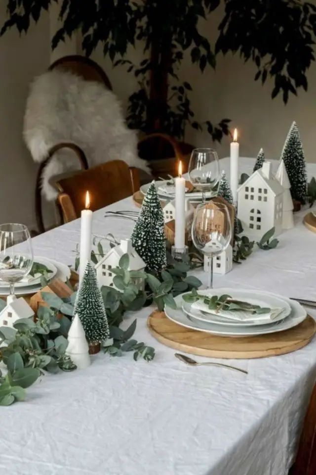 table de noel chic exemples petite chemin de table en sapin bougies blanches maisonnettes scandinaves