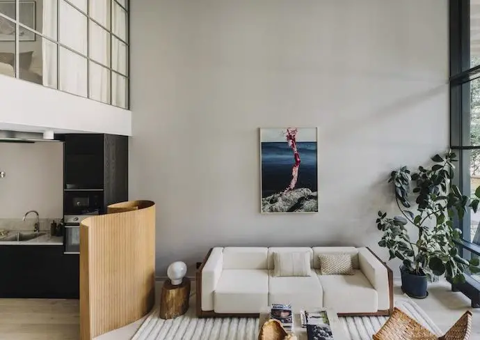 visite deco maison moderne verriere minimaliste chambre mezzanine espaces ouverts cosy