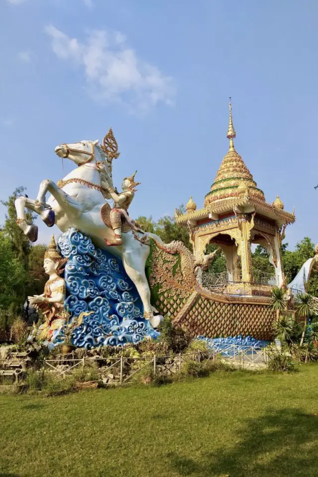 voyage asie thailande 2023 temple bouddhiste statue originale Kanchanaburi