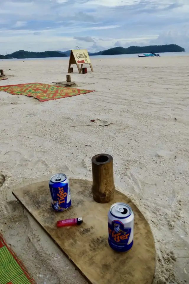 voyage malaisie langkawi 2023 bar sur la plage île duty free