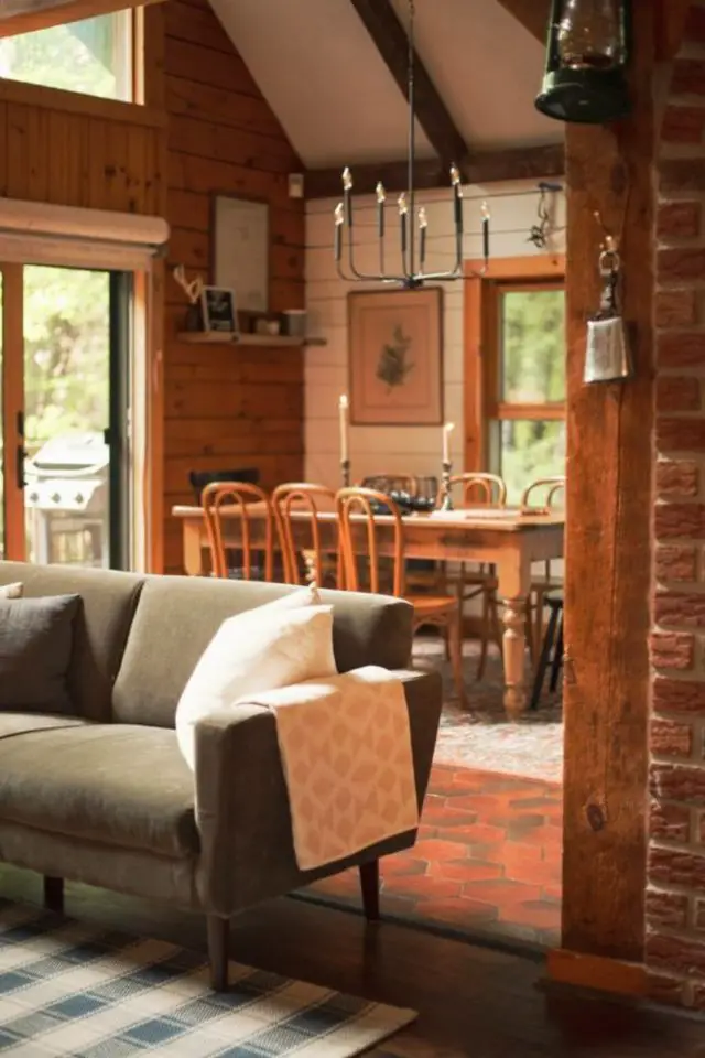 deco style chalet caracteristiques salon salle à manger séjour ouvert  bois matériaux nobles et robustes