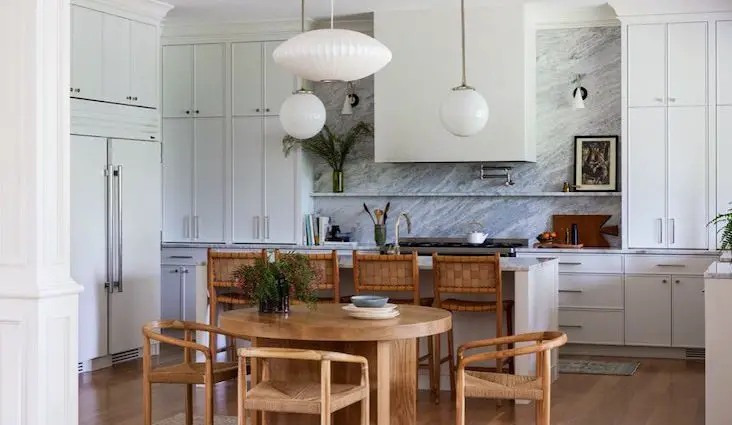 decoration maison classique contemporaine matériaux rénovation marbre bois élégant et simple
