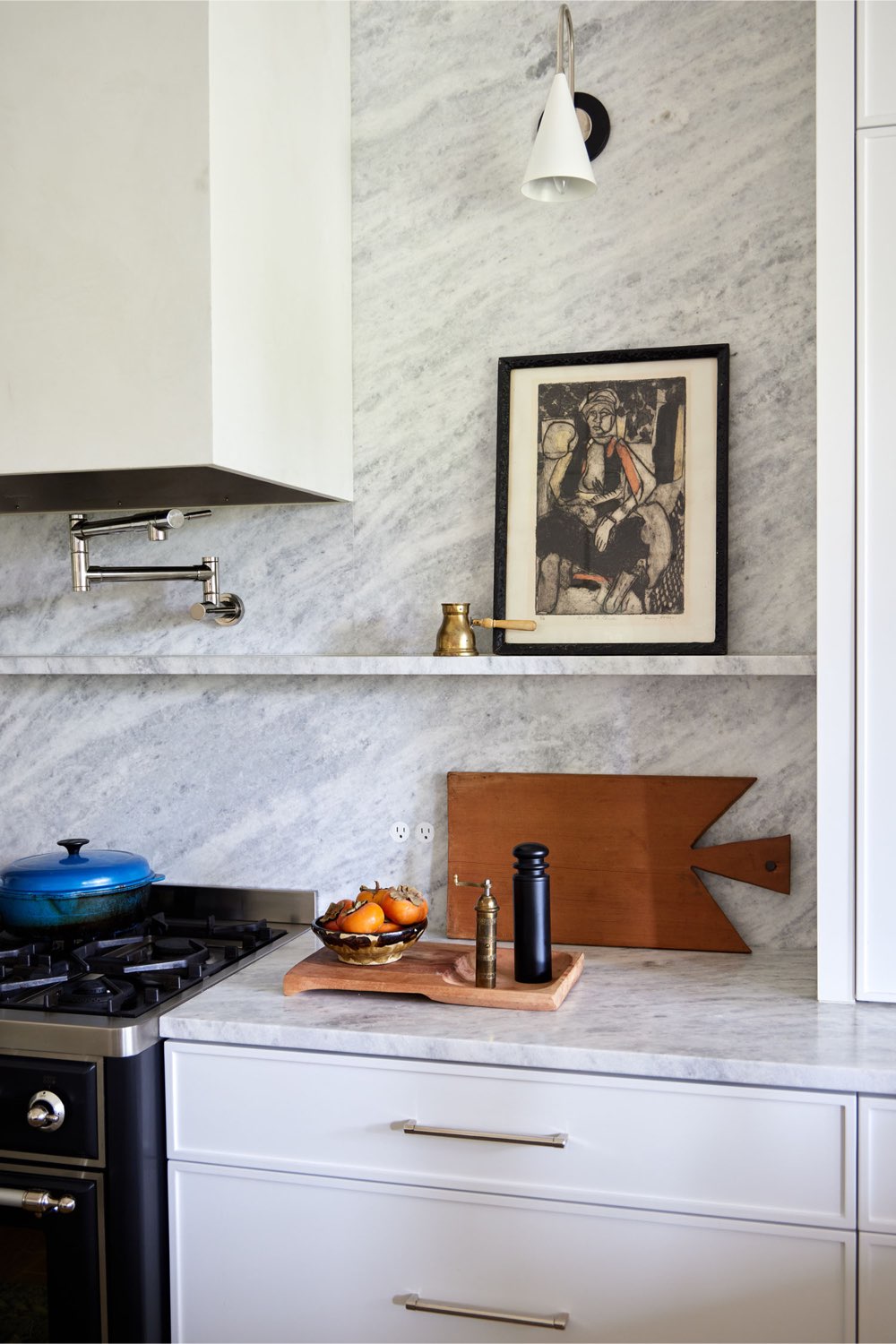 maison classique claire decor equilibre détail cuisine piano de cuisine plan de travail en marbre crédence