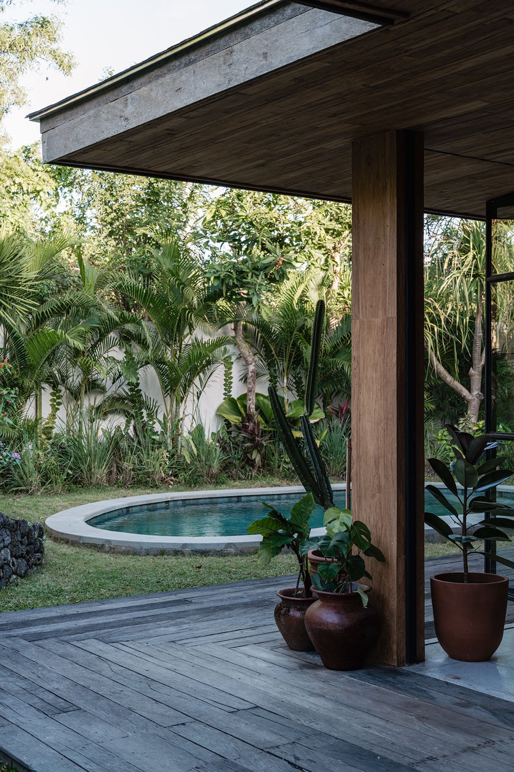 visite deco maison ouverte jardin nature jardin tropical terrasse en bois piscine
