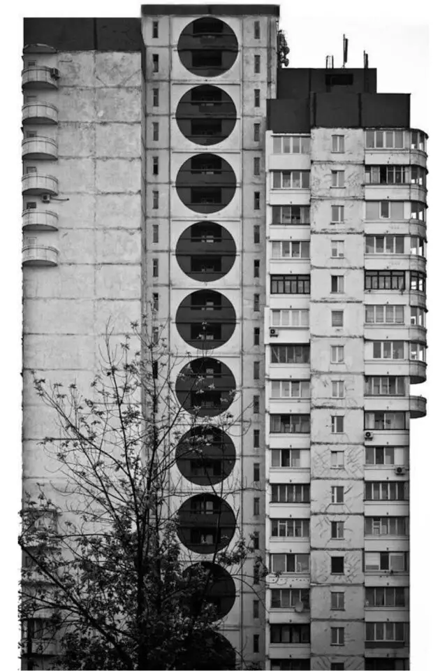 caracteristiques architecture brutaliste immeuble habitation Ex URSS histoire reconstruction d'après guerre