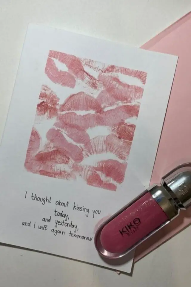 carte saint valentin a fabriquer baiser rouge à lèvre gratuit et facile 